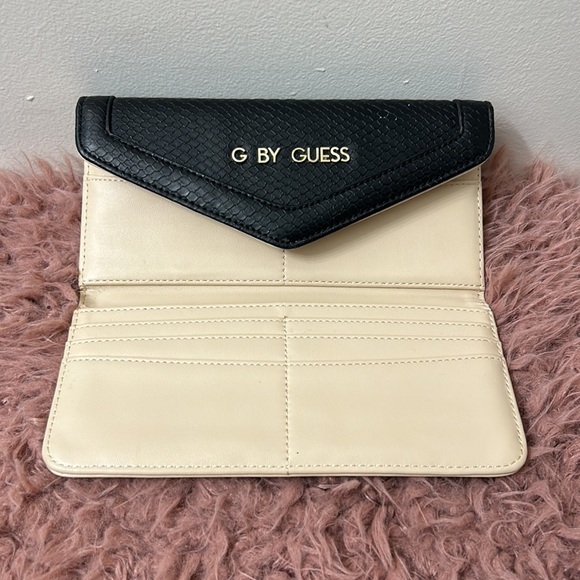 G BY GUESS WALLET - Picture 2 of 4